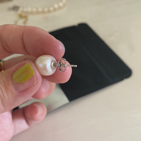 Fresh water pearl earrings - Picture 3 of 4